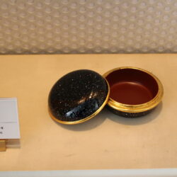 丸い器 青貝