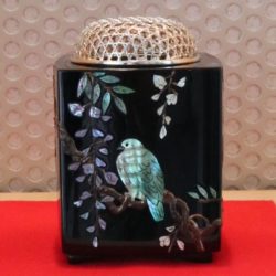 飾香炉 青貝錆絵 花鳥図(藤に山鳩)