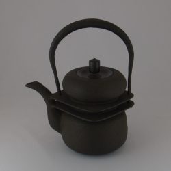 鰭付鉄瓶
